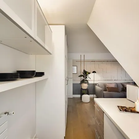 Avellana - 1 A Neuilly-sur-seine