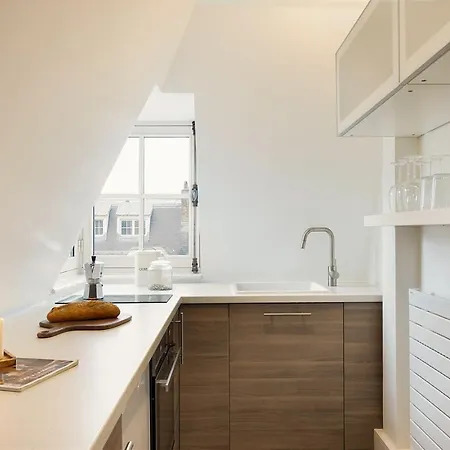 Avellana - 1 A Neuilly-sur-seine *