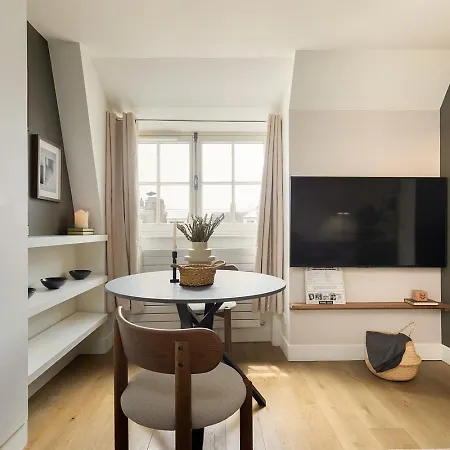 Avellana - 1 A Neuilly-sur-seine