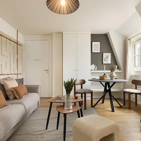 Avellana - 1 A Neuilly-sur-seine *