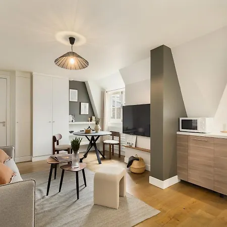 Avellana - 1 A Neuilly-sur-seine *